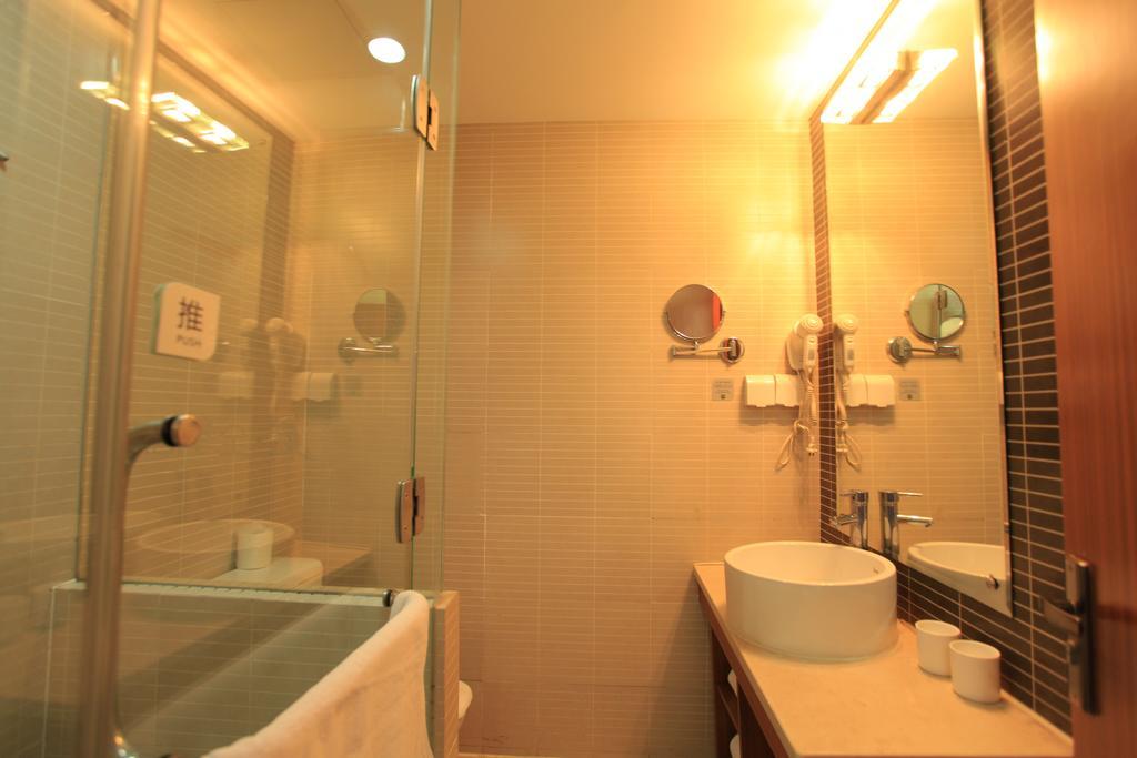 Greentree Inn Shanghai West Huaxia Road Metro Station Express Hotel Exteriér fotografie